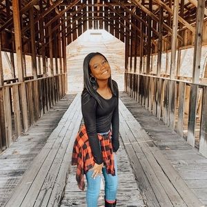 Meet your Posher, Jamia